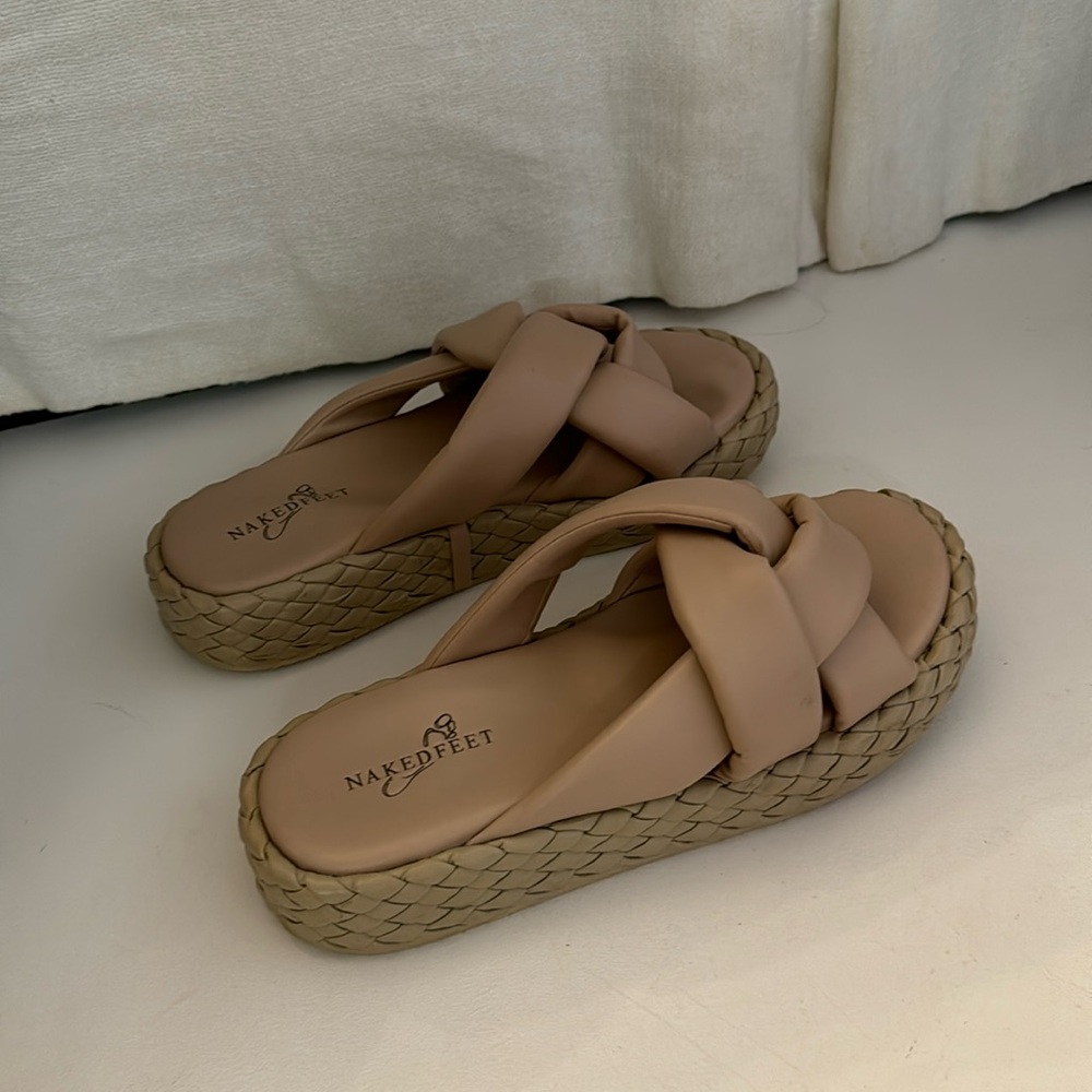 Naked feet sandals